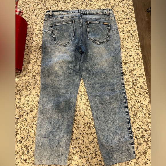 Plus Size Jeans - Picture 5 of 5